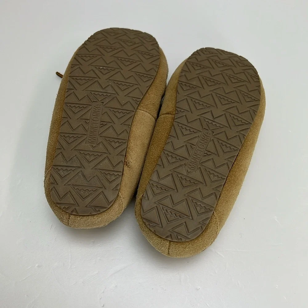 Minnetonka Moccasin Slippers Cassie Cinnamon Moc Suede Leather Unisex Kids 13